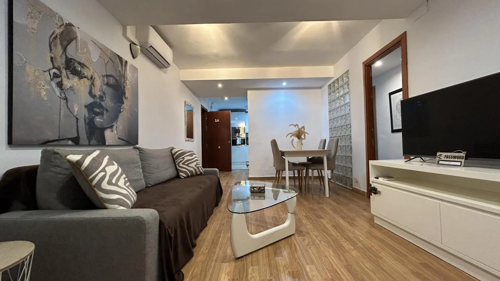 Lujo A Tu Alcance Con Spa Y Garaje Pleno Centro Huelva 0*,