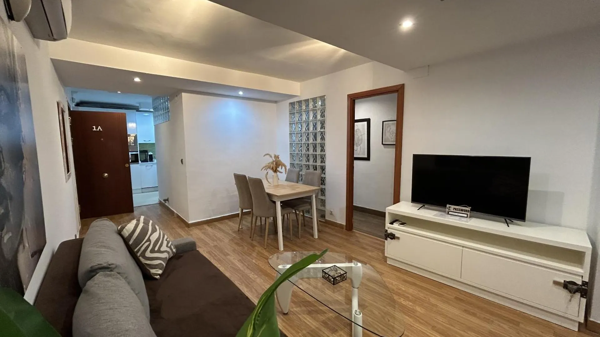 Lujo A Tu Alcance Con Spa Y Garaje Pleno Centro Huelva Apartment