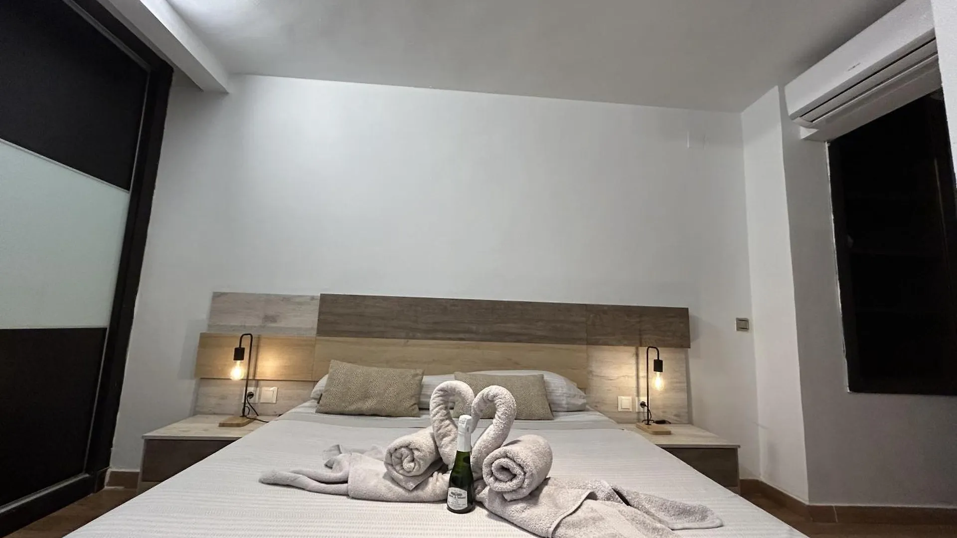 Lujo A Tu Alcance Con Spa Y Garaje Pleno Centro Huelva 0*,  Spain