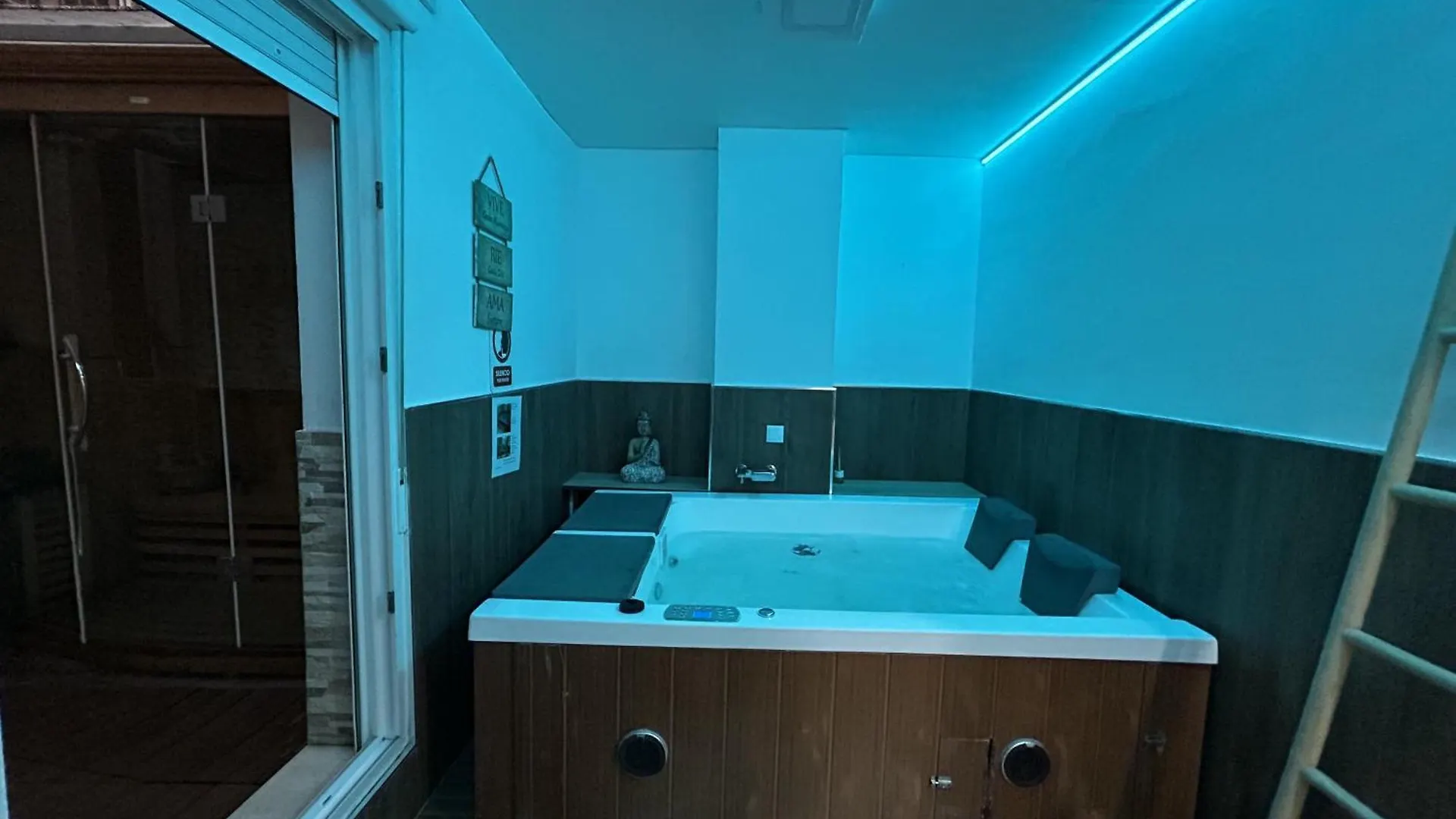 Lujo A Tu Alcance Con Spa Y Garaje Pleno Centro Huelva 0*,  Spain