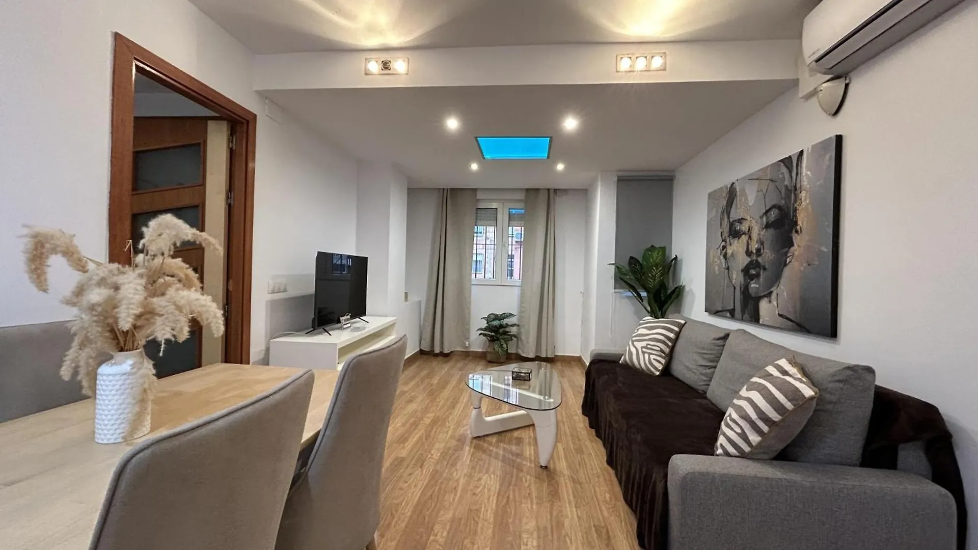 Lujo A Tu Alcance Con Spa Y Garaje Pleno Centro Huelva Spain