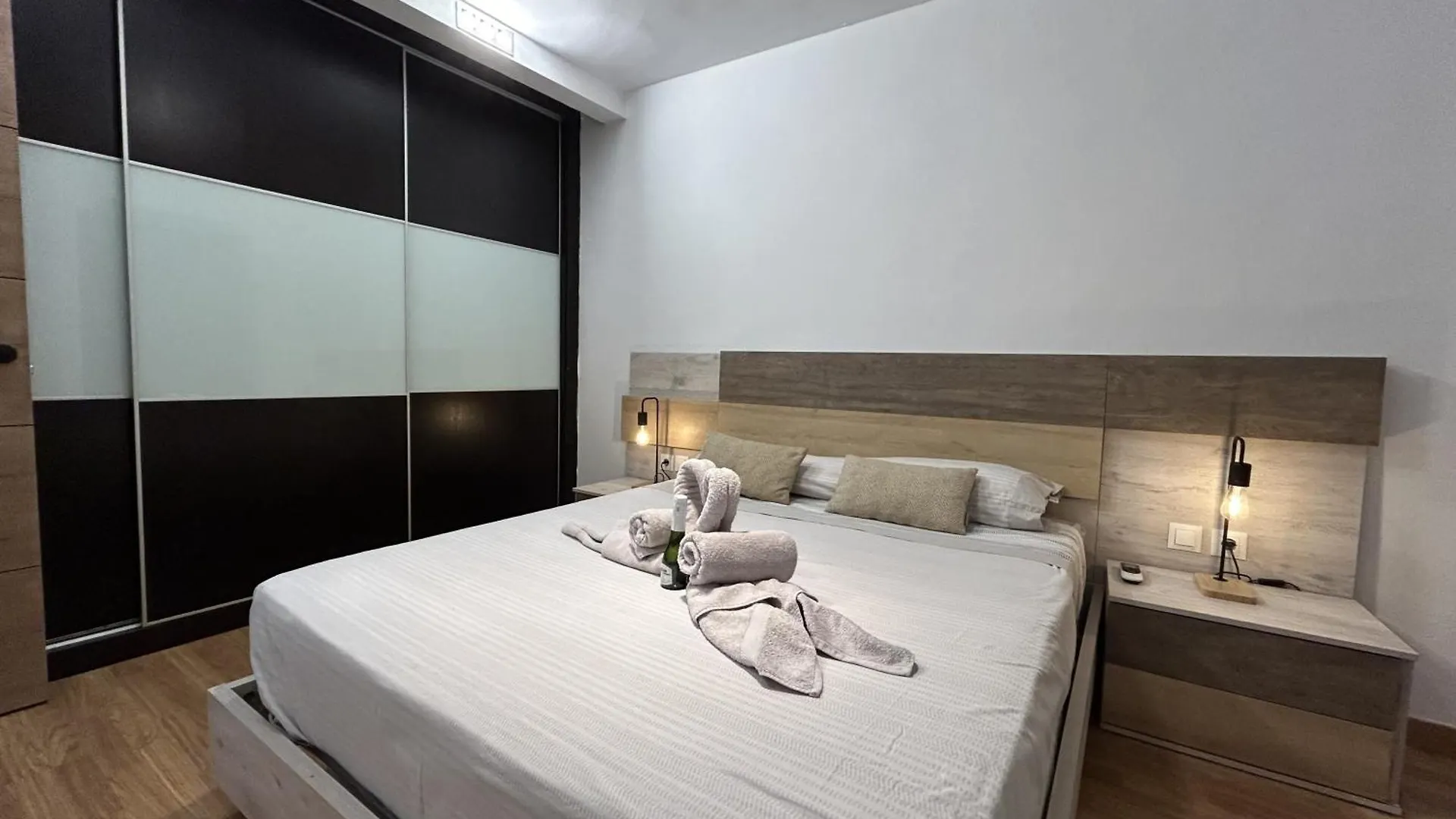 Lujo A Tu Alcance Con Spa Y Garaje Pleno Centro Huelva 0*,